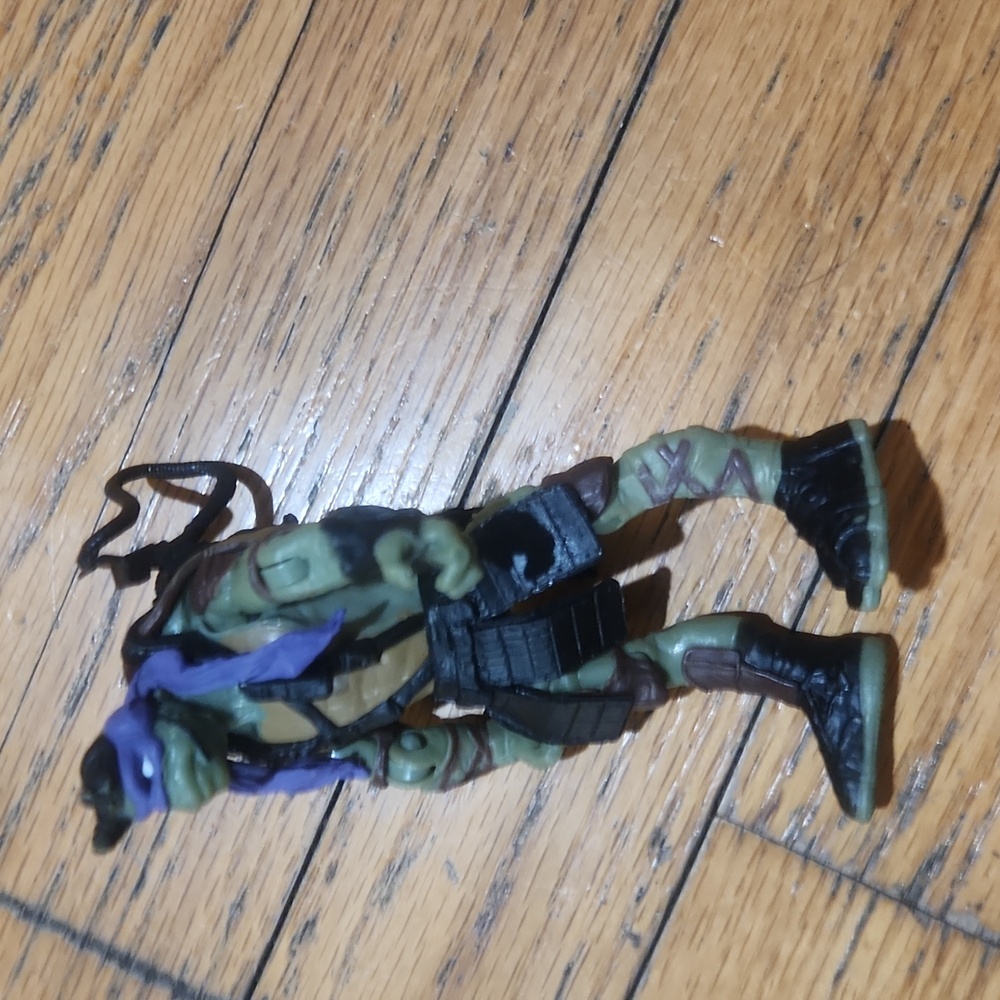 Multiple action figures - Picture 8 of 9